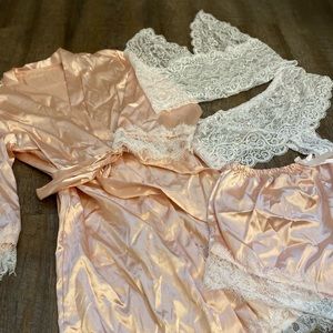 4 PC sexy silky blush pink & white lace robe, shorts, top and thongs